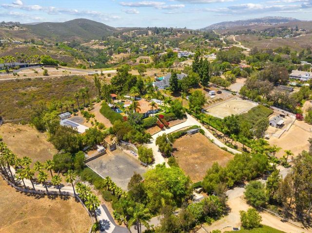 7101 Circa De Media, Escondido, CA 92029