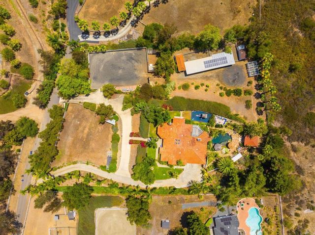 7101 Circa De Media, Escondido, CA 92029