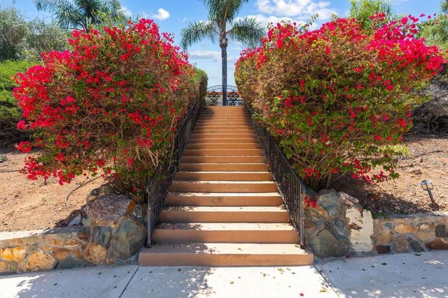 7101 Circa De Media, Escondido, CA 92029