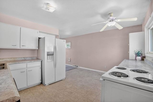 1548 Wakonda Drive, Waterloo, IA 50703
