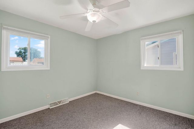 1548 Wakonda Drive, Waterloo, IA 50703
