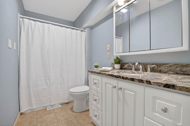 1548 Wakonda Drive, Waterloo, IA 50703