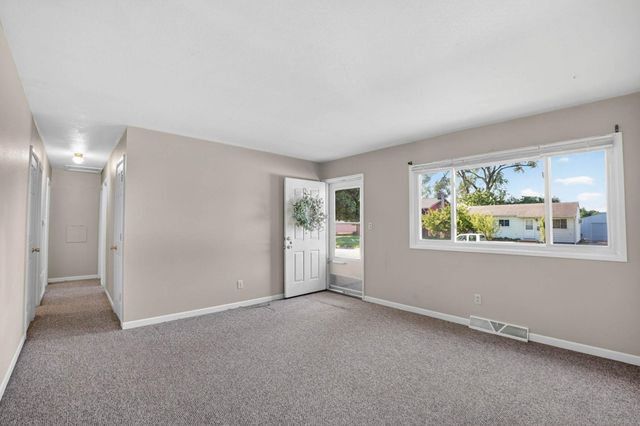 1548 Wakonda Drive, Waterloo, IA 50703