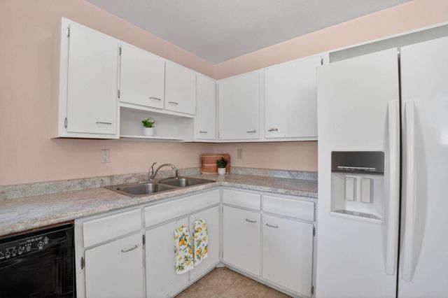 1548 Wakonda Drive, Waterloo, IA 50703