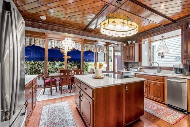 153 Eleventh, Lowell, MA 01850