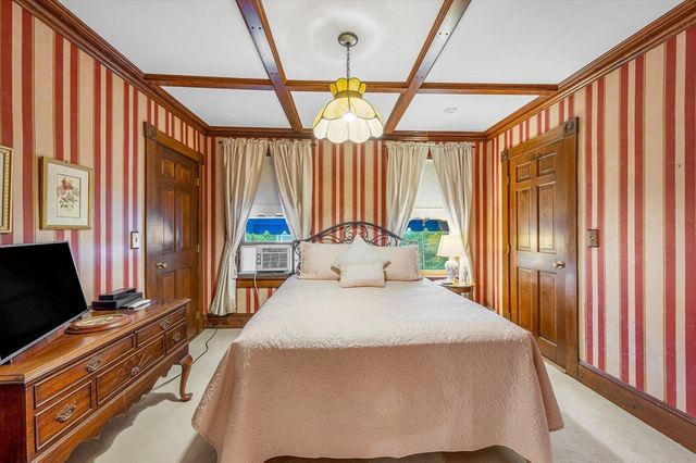 153 Eleventh, Lowell, MA 01850