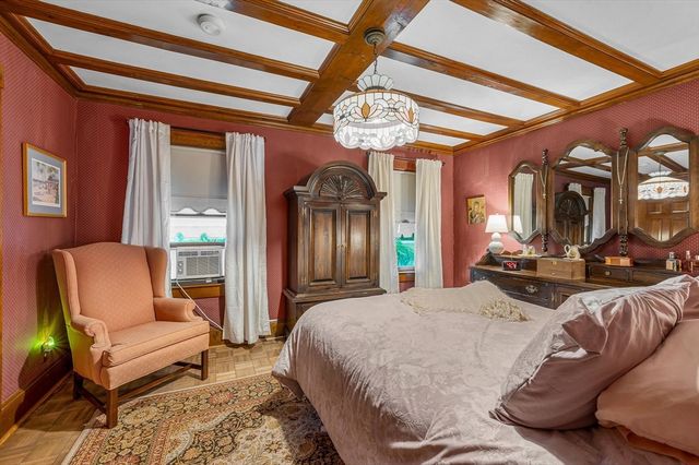 153 Eleventh, Lowell, MA 01850