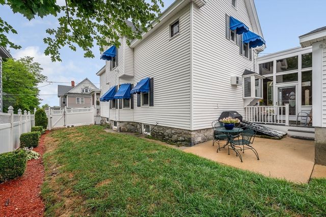 153 Eleventh, Lowell, MA 01850