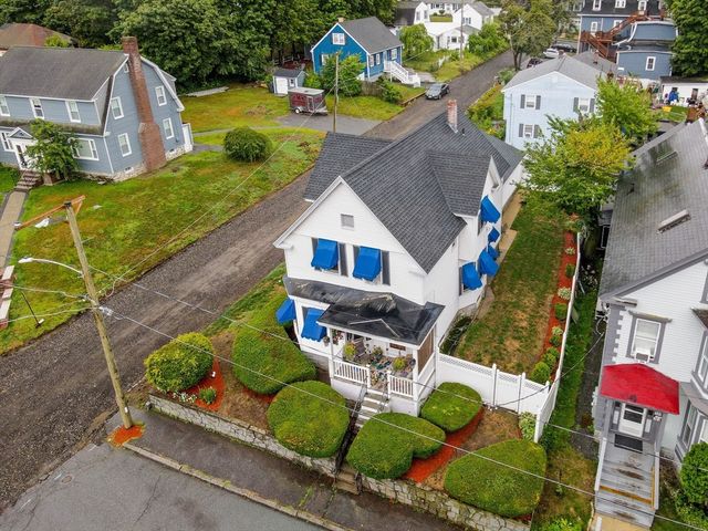 153 Eleventh, Lowell, MA 01850