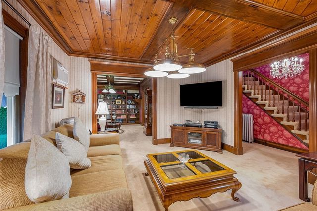 153 Eleventh, Lowell, MA 01850