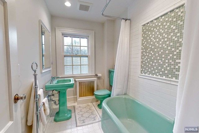 443 Sicomac Avenue, Wyckoff, NJ 07481
