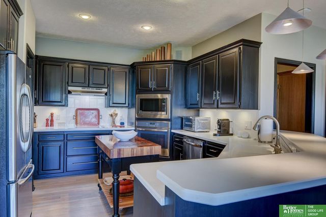 17402 augusta Circle, Omaha, NE 68136