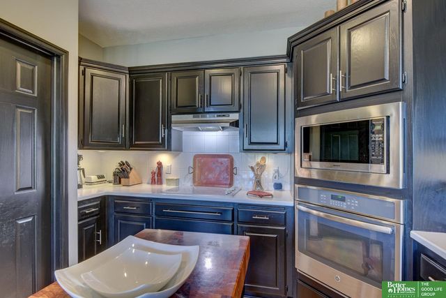 17402 augusta Circle, Omaha, NE 68136