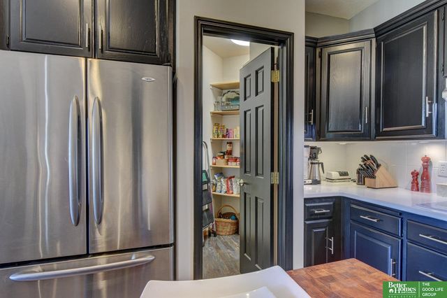 17402 augusta Circle, Omaha, NE 68136