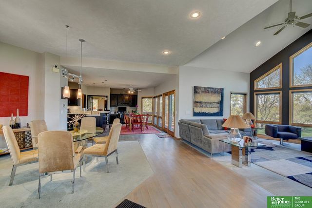 17402 augusta Circle, Omaha, NE 68136