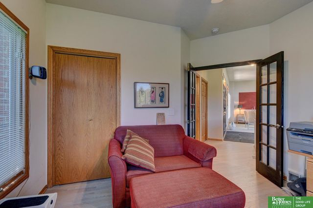 17402 augusta Circle, Omaha, NE 68136