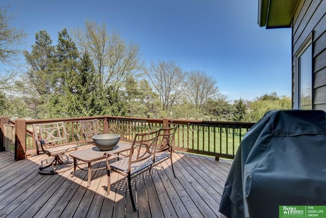 17402 augusta Circle, Omaha, NE 68136