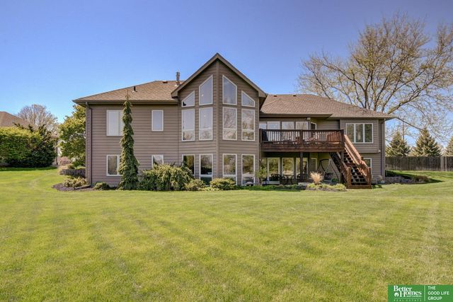 17402 augusta Circle, Omaha, NE 68136