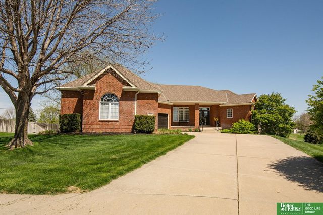 17402 augusta Circle, Omaha, NE 68136