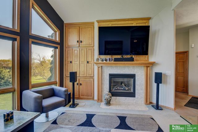 17402 augusta Circle, Omaha, NE 68136