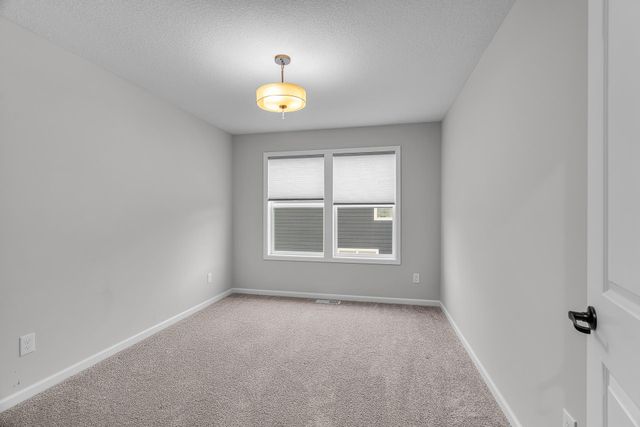 10748 40th Street N, Lake Elmo, MN 55042