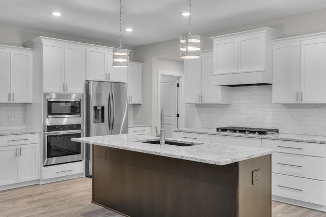 10748 40th Street N, Lake Elmo, MN 55042