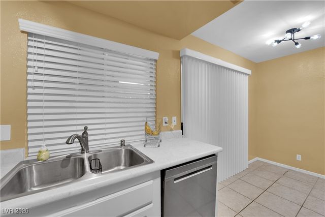 4770 Topaz Street 108, Las Vegas, NV 89121