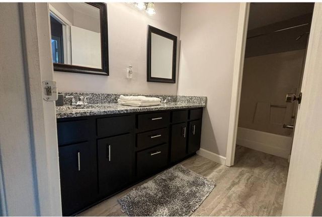 7301 W 101st Street 102, Bloomington, MN 55438