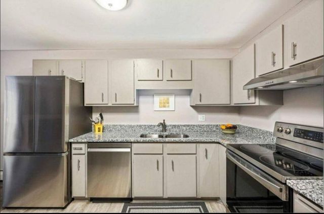 7301 W 101st Street 102, Bloomington, MN 55438