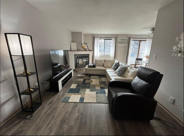 7301 W 101st Street 102, Bloomington, MN 55438