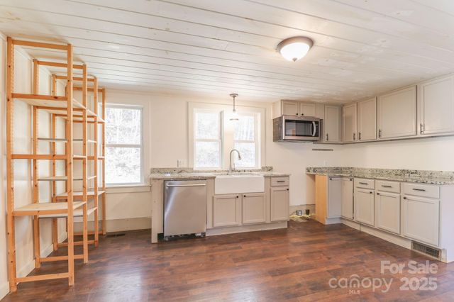 1108 Jenkins Valley Road, Alexander, NC 28701