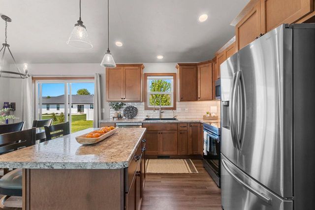 1960 RED FOX LANE, Kaukauna, WI 54130