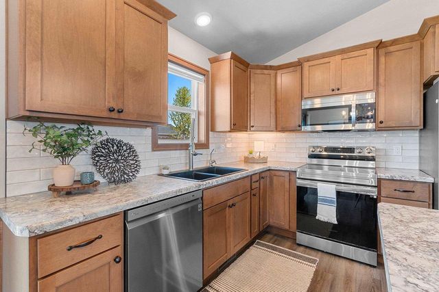 1960 RED FOX LANE, Kaukauna, WI 54130