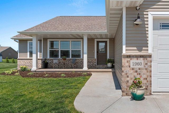 1960 RED FOX LANE, Kaukauna, WI 54130