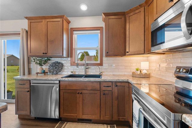 1960 RED FOX LANE, Kaukauna, WI 54130