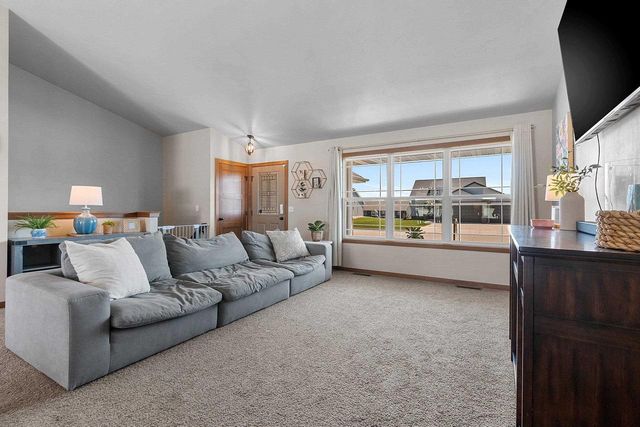 1960 RED FOX LANE, Kaukauna, WI 54130