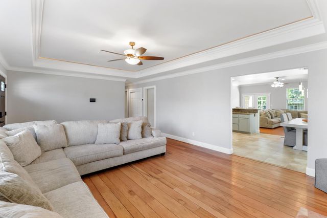 5106 Mckinney Way, Carmichael, CA 95608