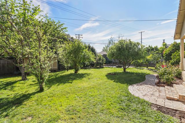 5106 Mckinney Way, Carmichael, CA 95608