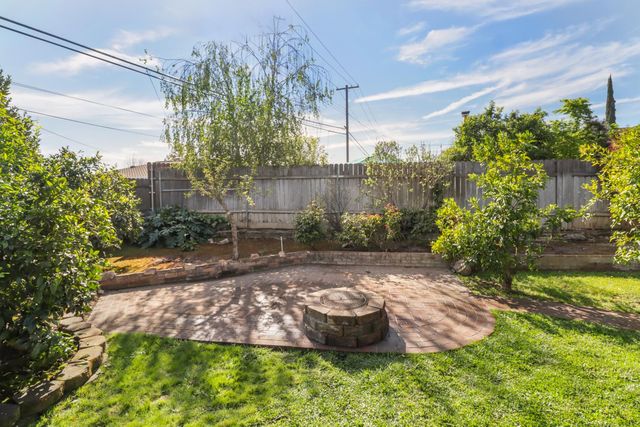 5106 Mckinney Way, Carmichael, CA 95608