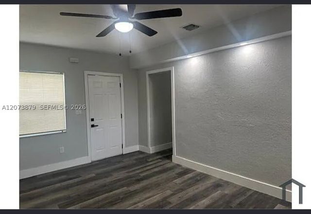2154 NE 168th St 2154, North Miami Beach, FL 33162