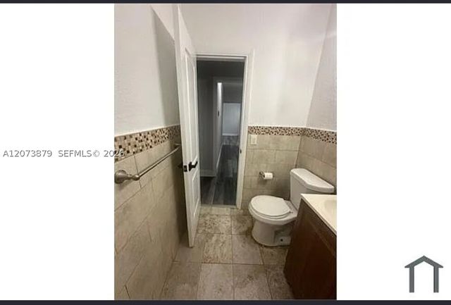 2154 NE 168th St 2154, North Miami Beach, FL 33162