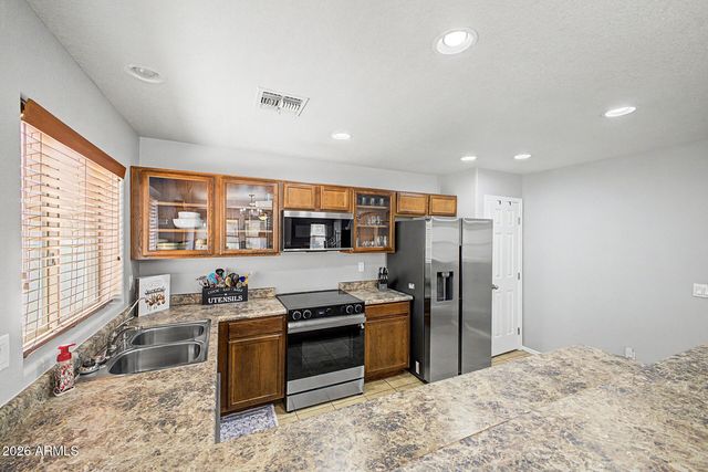 5815 E Grove Avenue, Mesa, AZ 85206