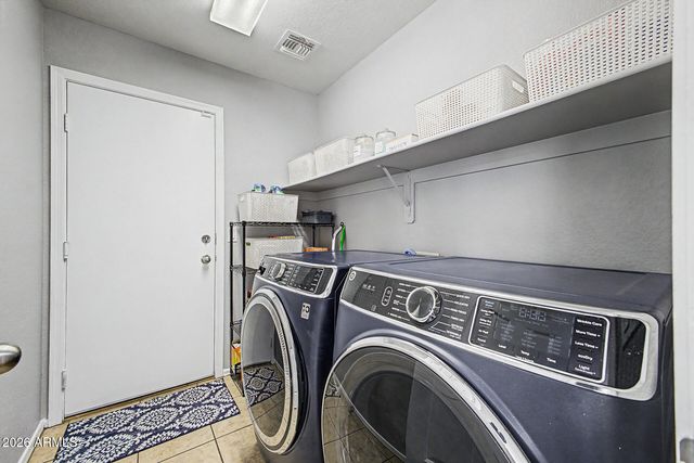 5815 E Grove Avenue, Mesa, AZ 85206