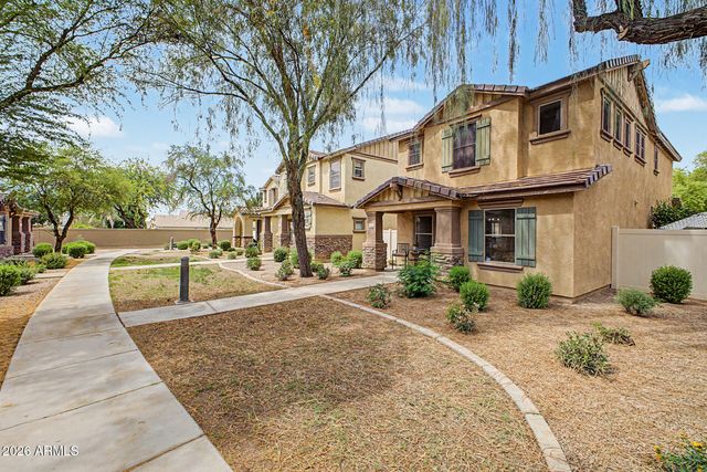 5815 E Grove Avenue, Mesa, AZ 85206