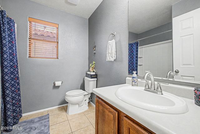 5815 E Grove Avenue, Mesa, AZ 85206