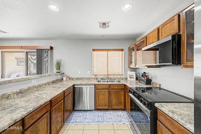 5815 E Grove Avenue, Mesa, AZ 85206