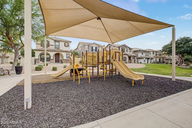 5815 E Grove Avenue, Mesa, AZ 85206