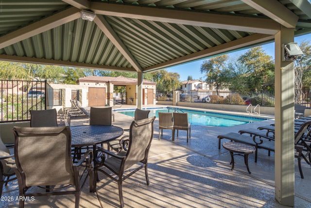 5815 E Grove Avenue, Mesa, AZ 85206