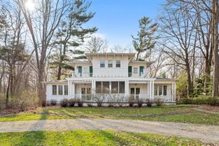 14895 Lakeshore Road, Chikaming Twp, MI 49116