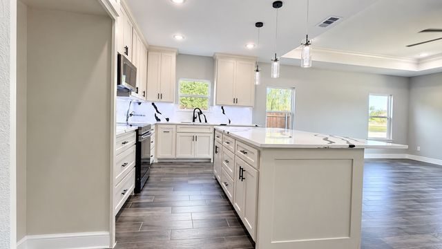 302 W Pine Street, Whitewright, TX 75491